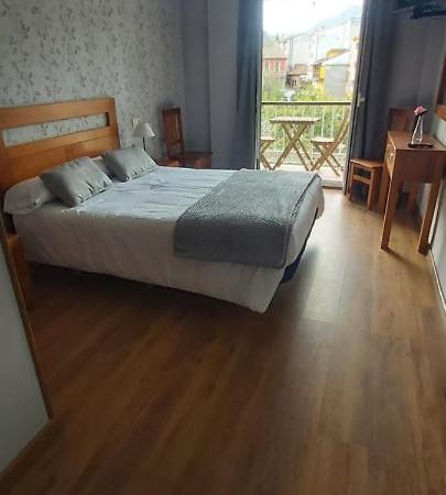 Onís Hotel Aguila Real מראה חיצוני תמונה