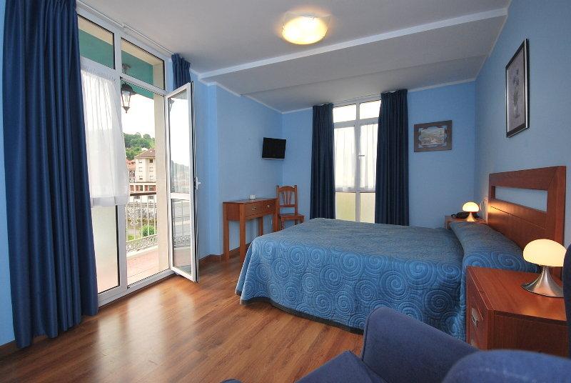Onís Hotel Aguila Real מראה חיצוני תמונה