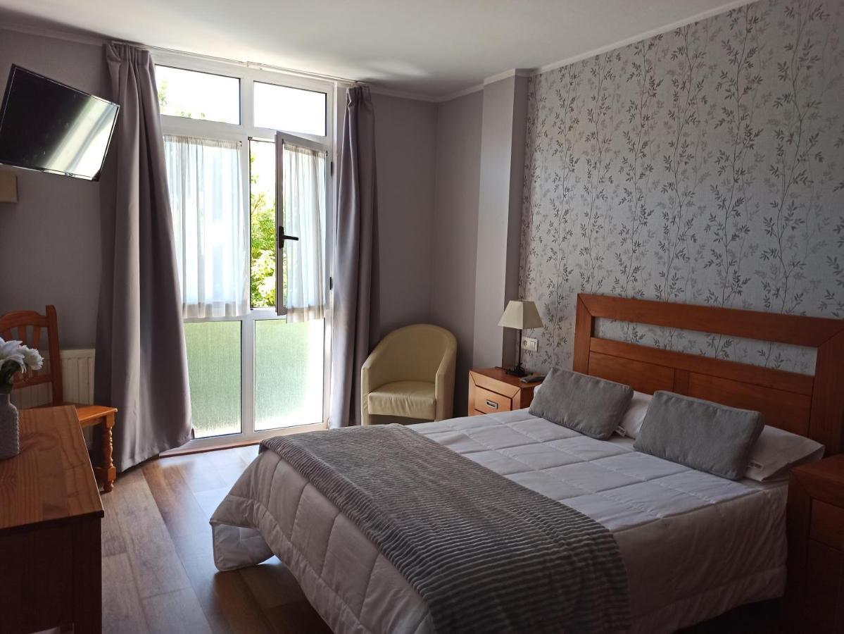 Onís Hotel Aguila Real מראה חיצוני תמונה