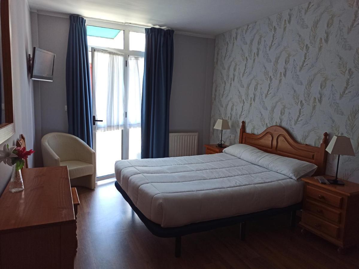 Onís Hotel Aguila Real מראה חיצוני תמונה